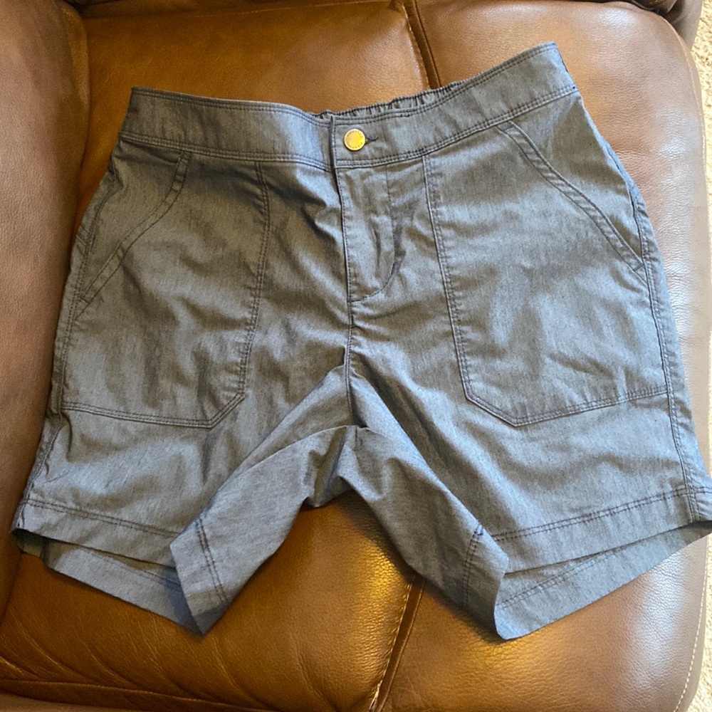 Columbia shorts 6” inseam